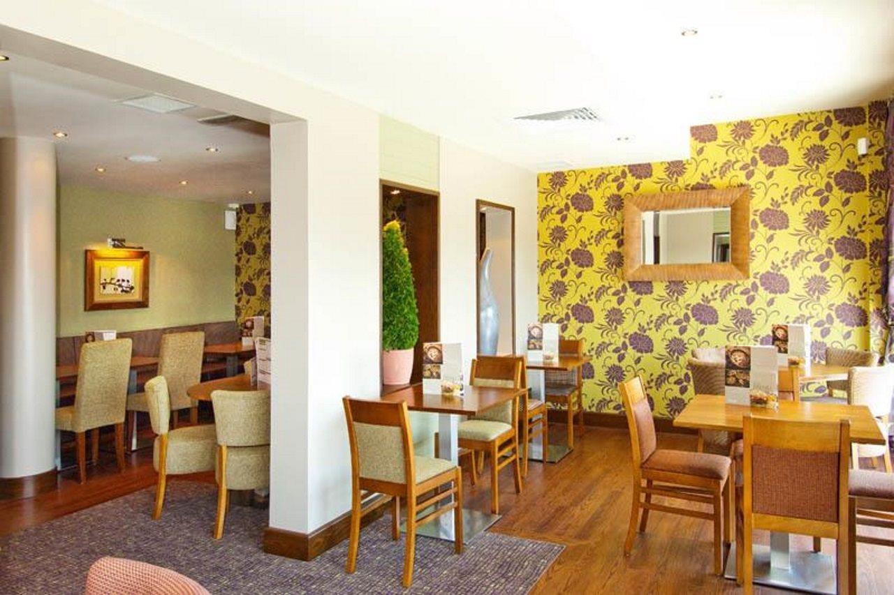 Premier Inn London Gatwick Airport - Manor Royal Кролей Экстерьер фото