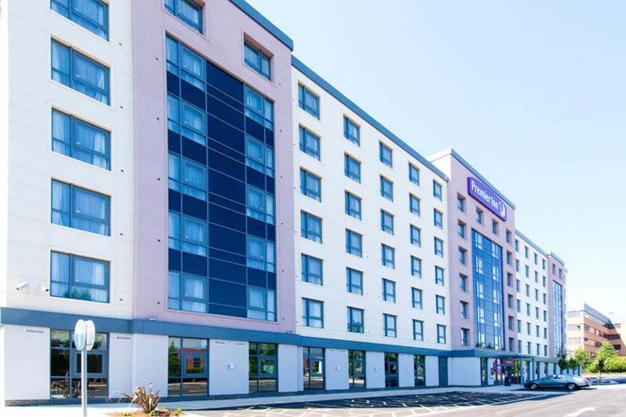 Premier Inn London Gatwick Airport - Manor Royal Кролей Экстерьер фото