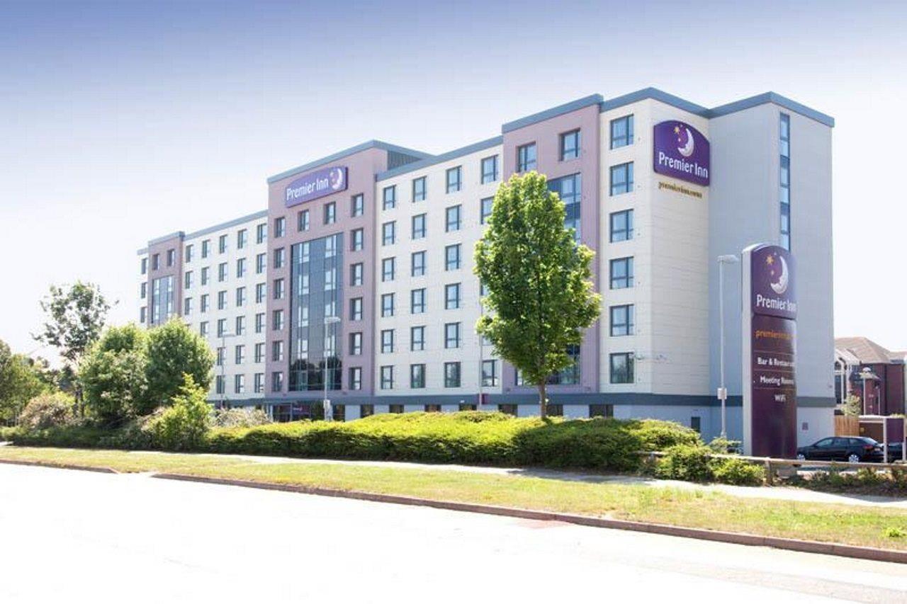 Premier Inn London Gatwick Airport - Manor Royal Кролей Экстерьер фото