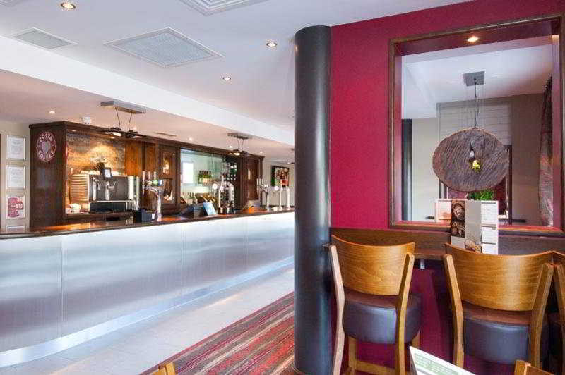 Premier Inn London Gatwick Airport - Manor Royal Кролей Экстерьер фото